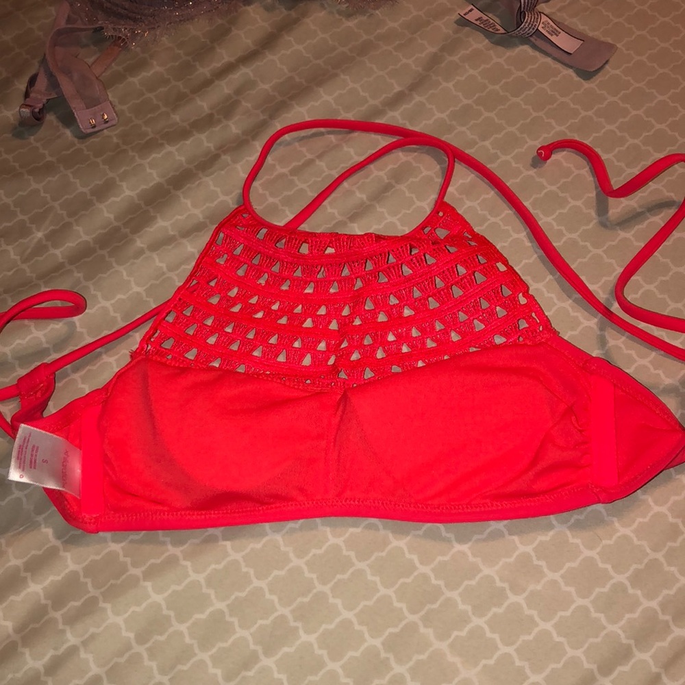 Swim top - Picture 2 of 3